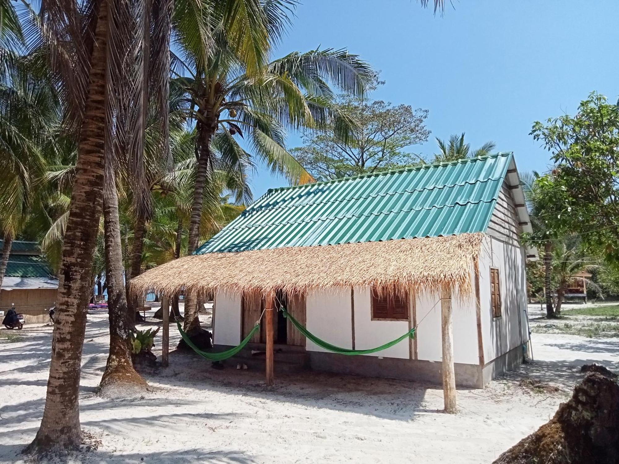 Palm Beach Bungalow Resort Prek Svay Village Номер фото